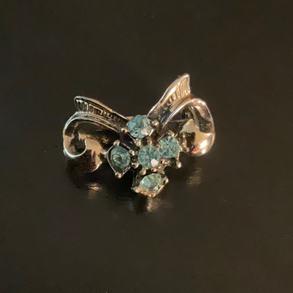 Vintage ~ Aqua Blue Rhinestones ~ Gold Tone Brooch pin